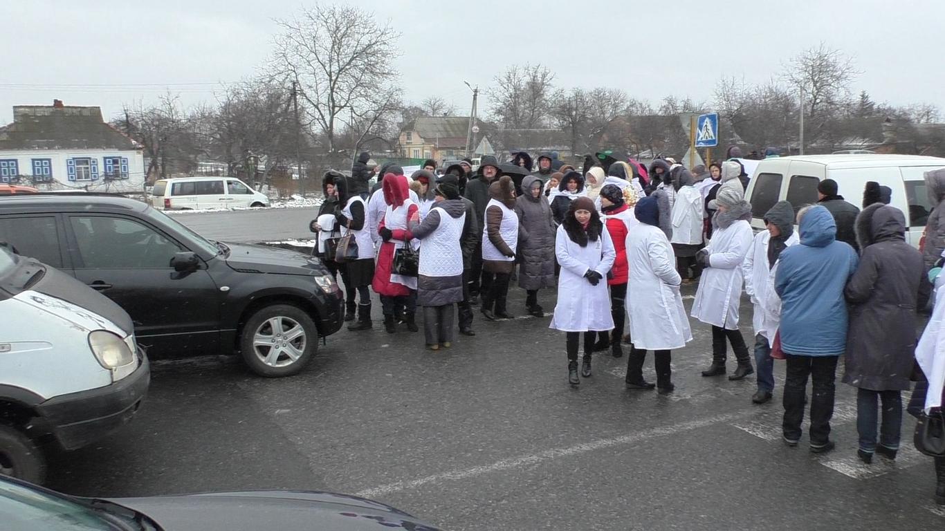 Працівники «Полтавафарм» блокували трасу Київ-Харків