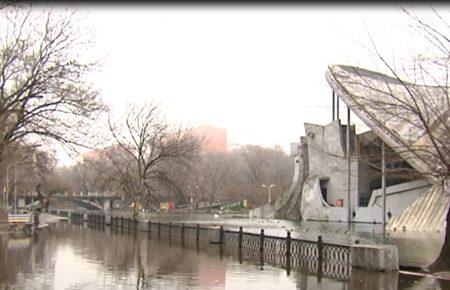 У Дніпропетровську від потопу потерпає міський парк