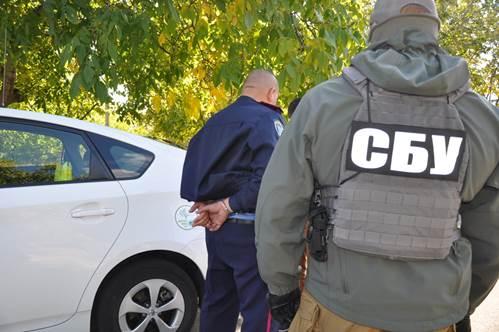 Двох міліціонерів, хабарника та наркоторговця, затримала СБУ