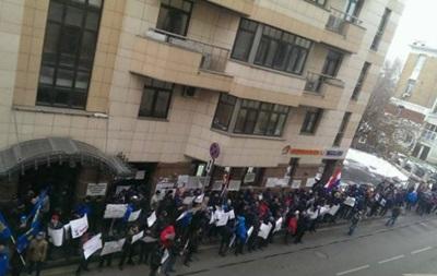 Посольство Туреччини у Москві закидали камінням та пляшками