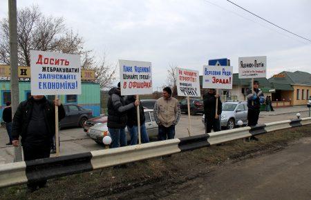 У Запоріжжі протестуючі аграрії перекрили трасу