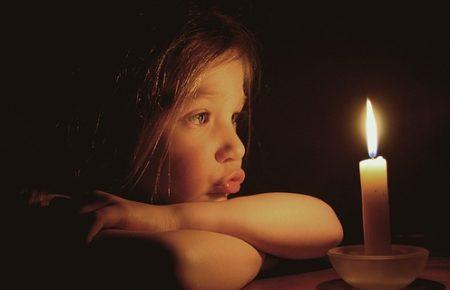 Розлючені через відсутність світла севастопольці перекрили трасу