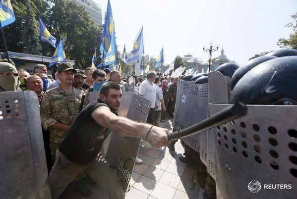 В СІЗО не дозволили передати книжки затриманому під ВР донецькому активісту