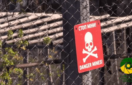 "АГСи, ВОГи літають, гранатомет працює", - військові про життя у Станиці