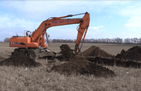 Чиновник вимагав у підприємств гроші нібито на будівництво лінії оборони під Маріуполем