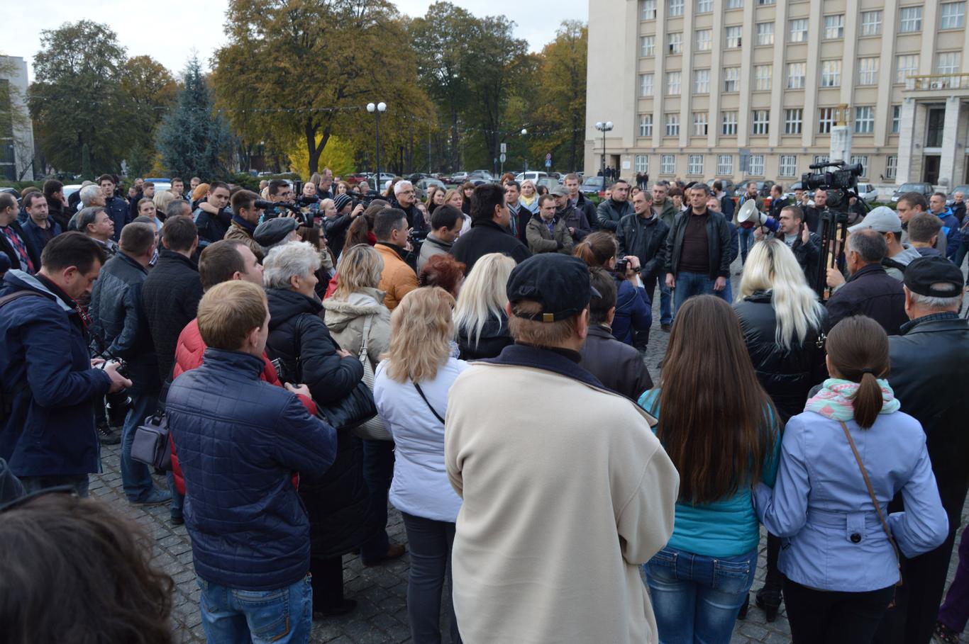 В Ужгороді громадськість вимагає перевиборів