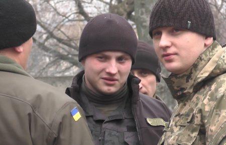 Бажаючих служити за контрактом на Донеччині стало більше