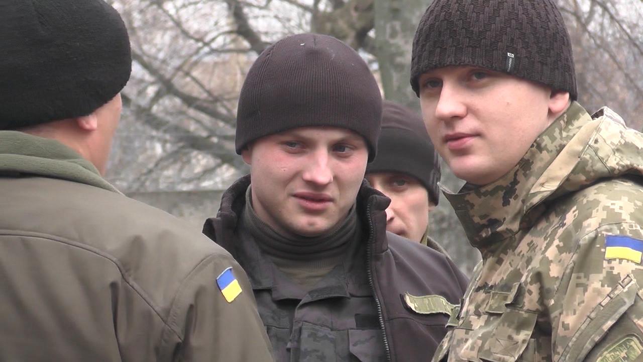 Бажаючих служити за контрактом на Донеччині стало більше