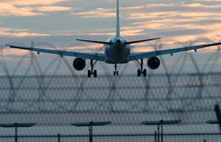 Україна повністю закрила свій повітряний простір для російських літаків