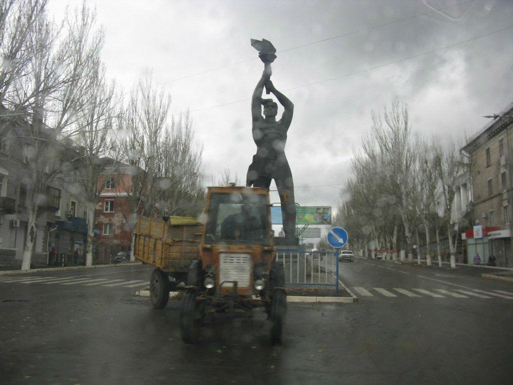 «Раковые метастазы сепаратизма» разрастаются из Луганска, — правозащитник