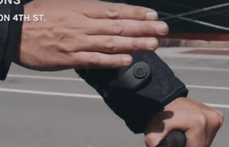 Google і Levi’s розробляють смарт-піджак, який може відповідати на дзвінки