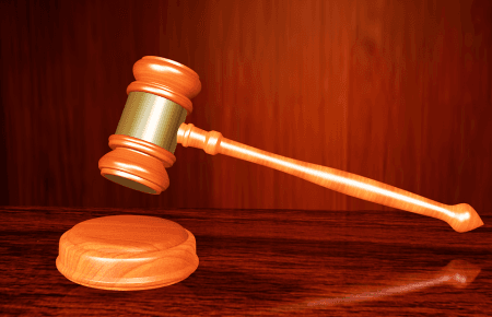 Підозрюваного Романчука виписали з лікарні, він поїхав у компанії друзів