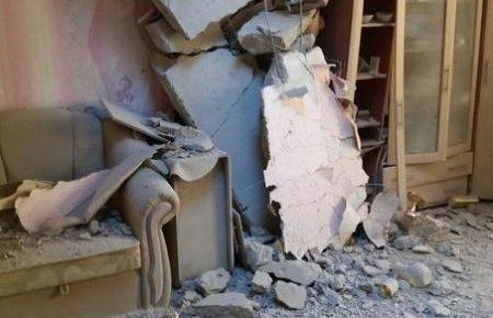 З'явились фото розтрощеної квартири в Донецьку