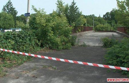 Селяни з Житомирщини вважають військових причетними до вибуху на мосту