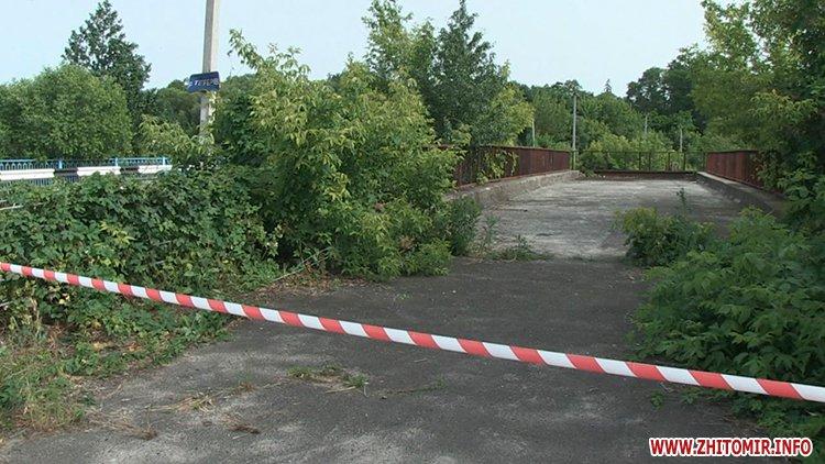 Селяни з Житомирщини вважають військових причетними до вибуху на мосту