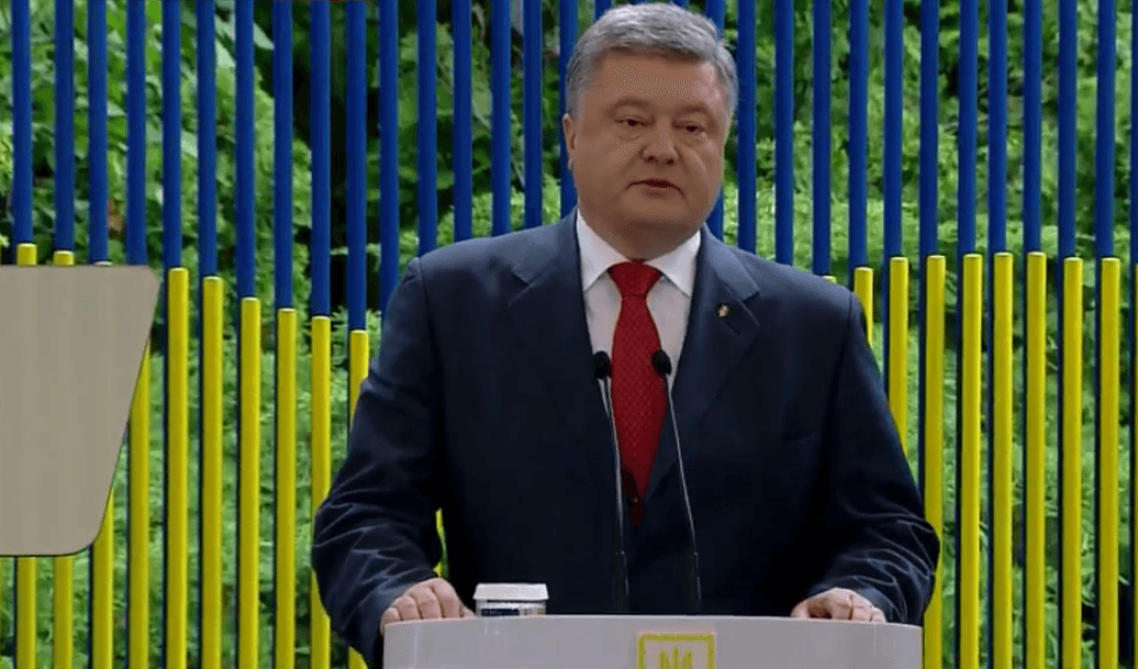 США надасть Україні 1 мільярд доларів кредиту — Порошенко