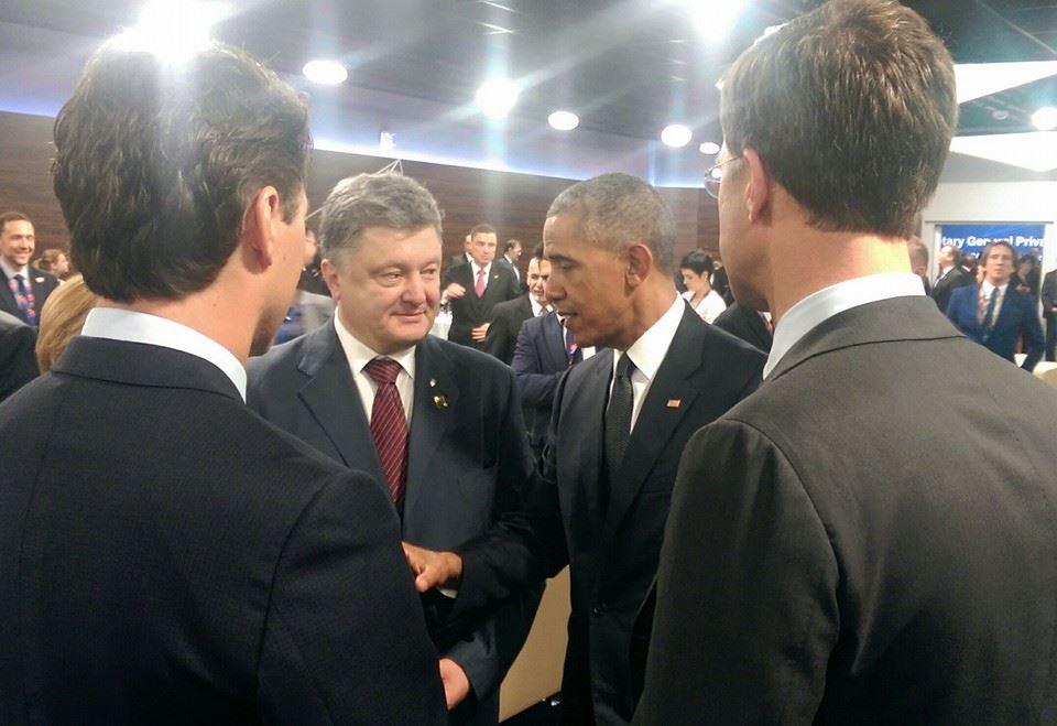 Україна на саміті НАТО — підбірка фото Порошенка серед лідерів світу