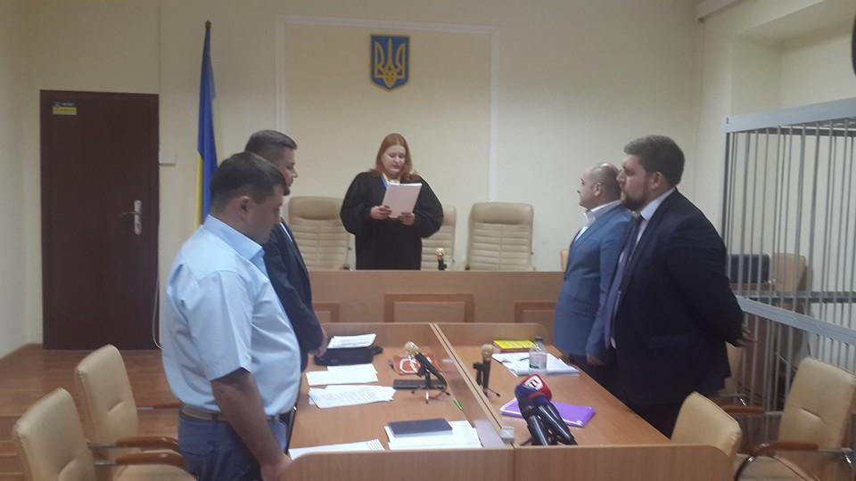 Суд в Києві заарештував 2 кримських екс-прокурорів за підозру у вимаганні