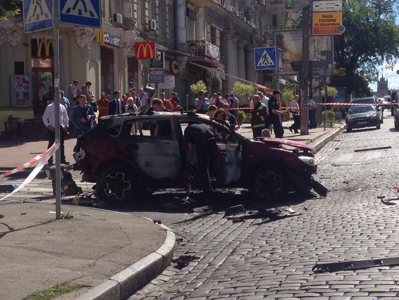 «Коли витягли, він ще дихав», — очевидиця вибуху авто Павла Шеремета