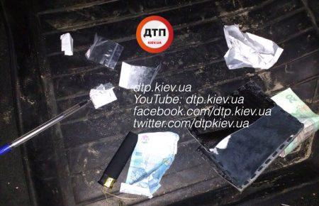 Під Києвом чоловік дав відсіч трьом грабіжникам, що залізли до його будинку