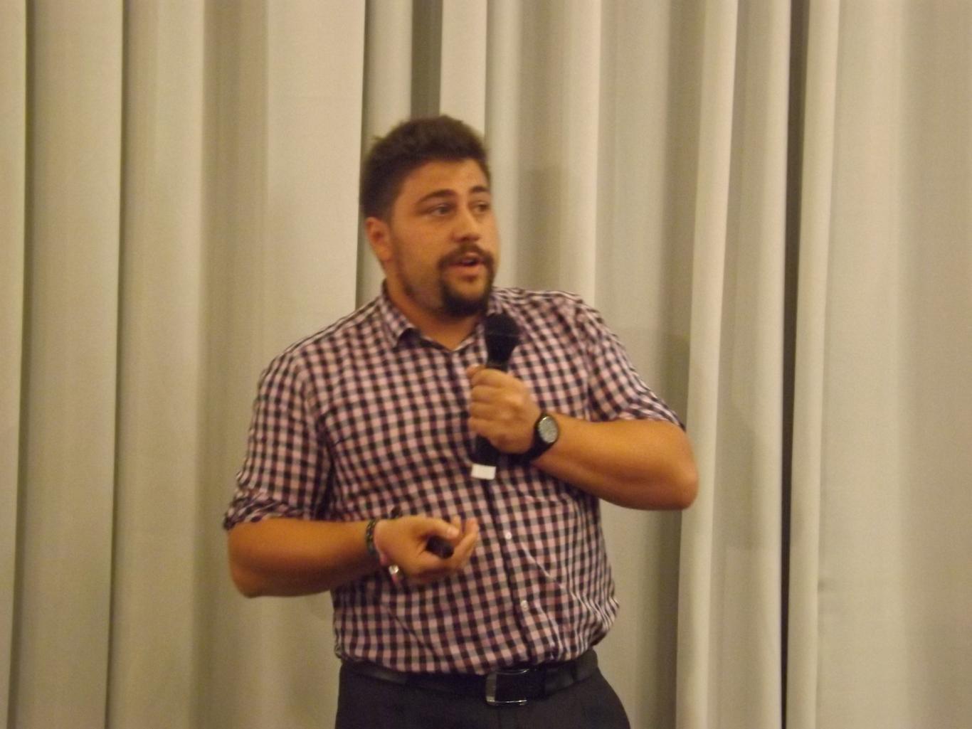 Світ готовий допомагати Україні, але вона повинна спершу сама собі допомогти — Андрій Андрушків