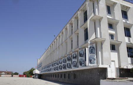 У Севастополі прибрали пам’ятний знак жертвам Голодомору