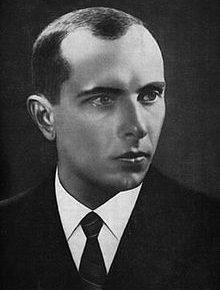 Стоит ли называть проспект в честь Бандеры перед датой Волынской трагедии?