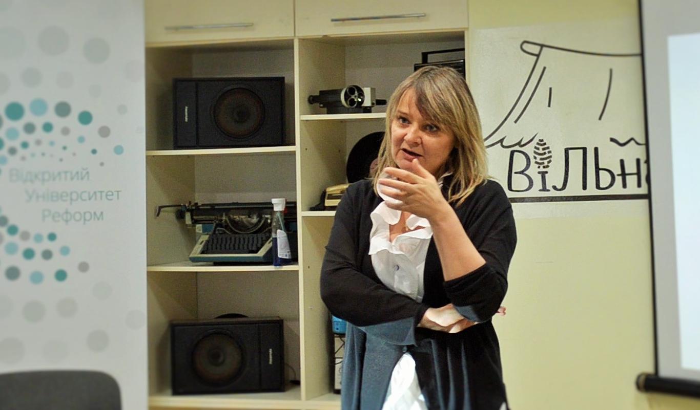 У Радянському Союзі люди змушені були писати «правильну» біографію, — професор Олена Стяжкіна