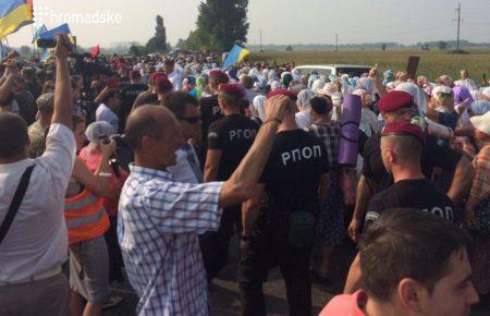 Учасників Хресної ходи не пускали у Київ