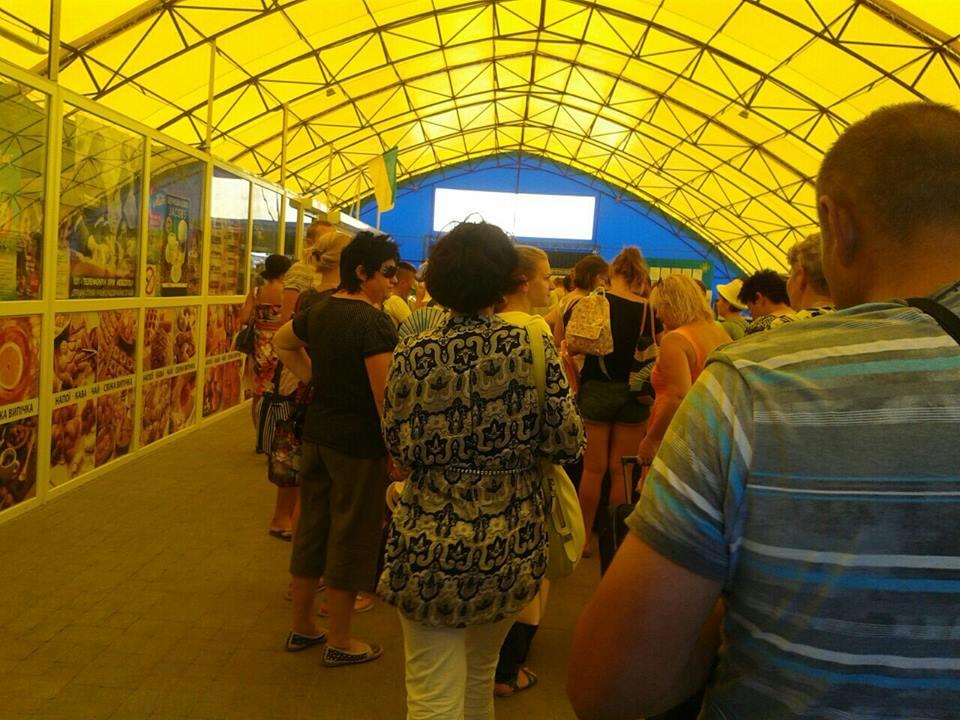 Росіяни підняли над Кримом вертольоти і проводять спецоперацію — джерело