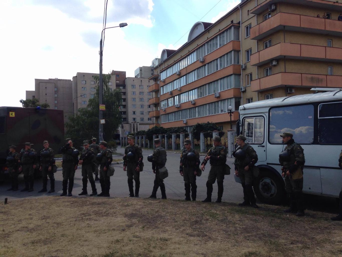 Усіх «торнадівців» привезли на суд, хоча вони відмовлялися їхати