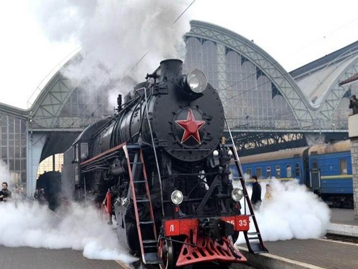 У Києві на День Незалежності дві години курсуватиме унікальний ретро-потяг