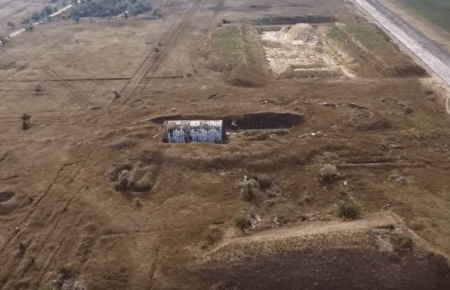 У Криму знищено унікальний аеродром для будівництва Керченського мосту, відео