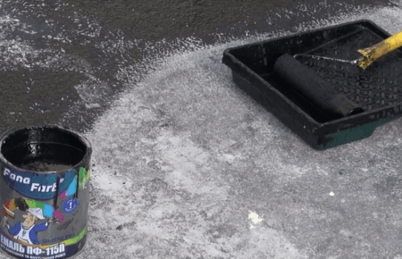 У Харкові заявили, що асфальт перед філармонією для Порошенка не фарбували