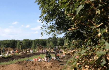 Як ховають бойовиків "ДНР" - фото