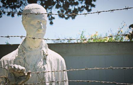 Ви маєте любити ОУН/УПА за законом, або відповідати перед ним, — Долинський
