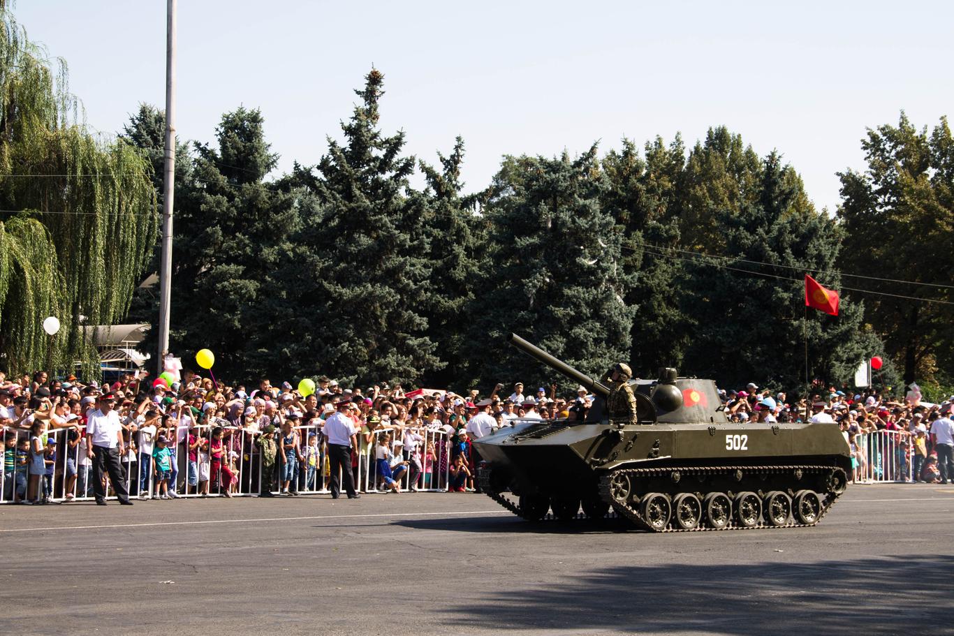 Киргизстан святкує День Незалежності після теракту — фоторепортаж