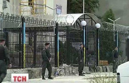 РФ просить посилити охорону її дипломатичних закладів на території України