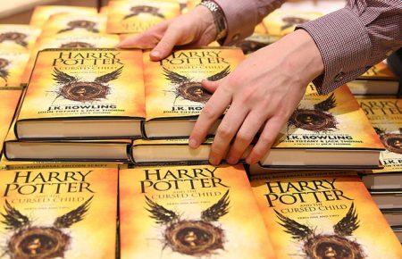 Сьогодні в Україні презентують восьму книгу про Гаррі Поттера