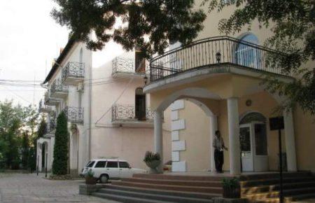 Окупанти підкинули заборонені книжки до туалету в Мечеті — муфтій