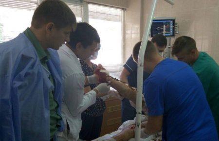 У Дніпрі лікарі намагаються врятувати життя 2 бійців і уникнути ампутації
