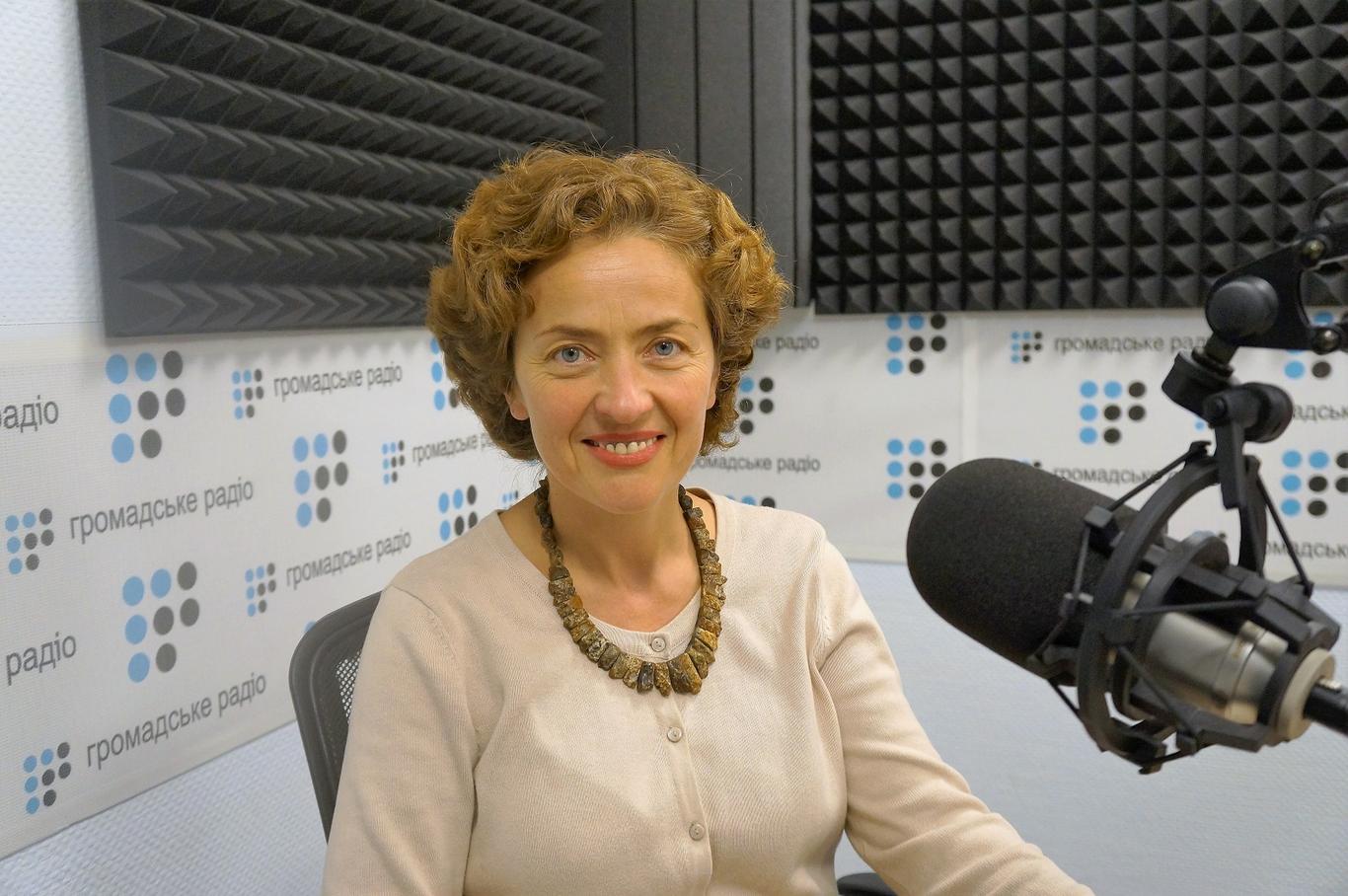 Некоторые школы Донбасса от нас впервые получили карту Украины, — волонтер