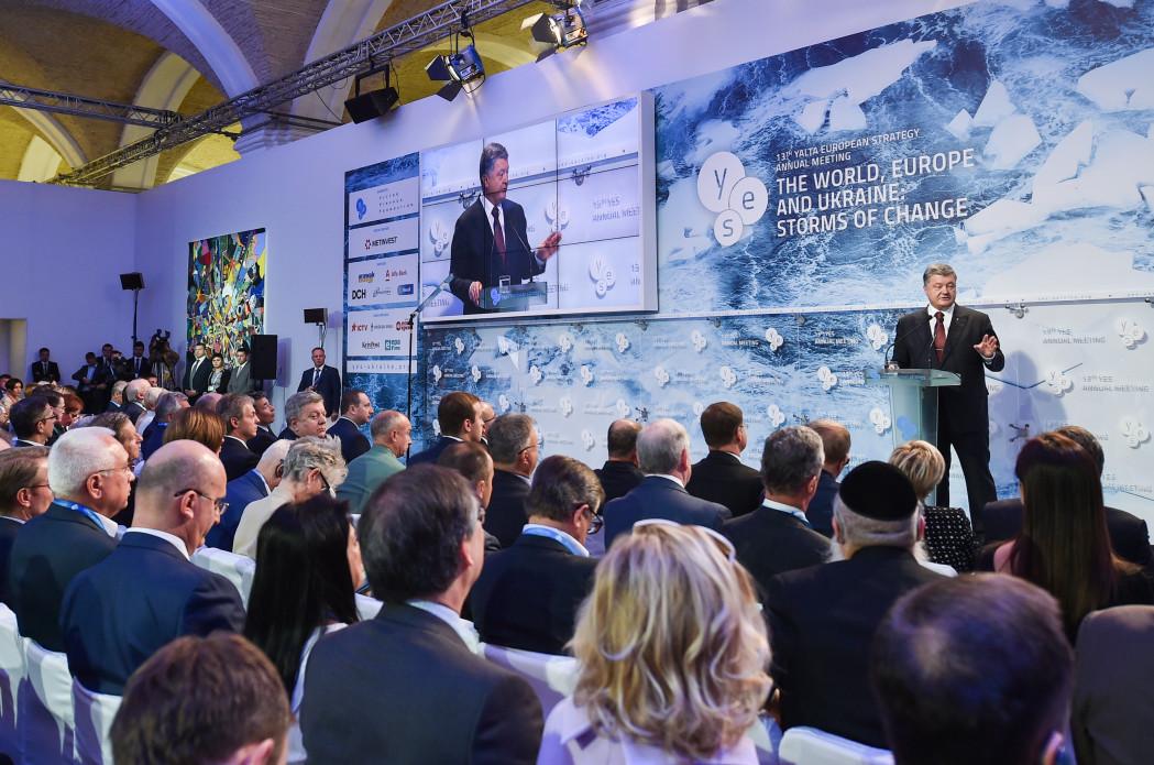 Ініціатива YES: українські політики показали свої зуби, — експертка