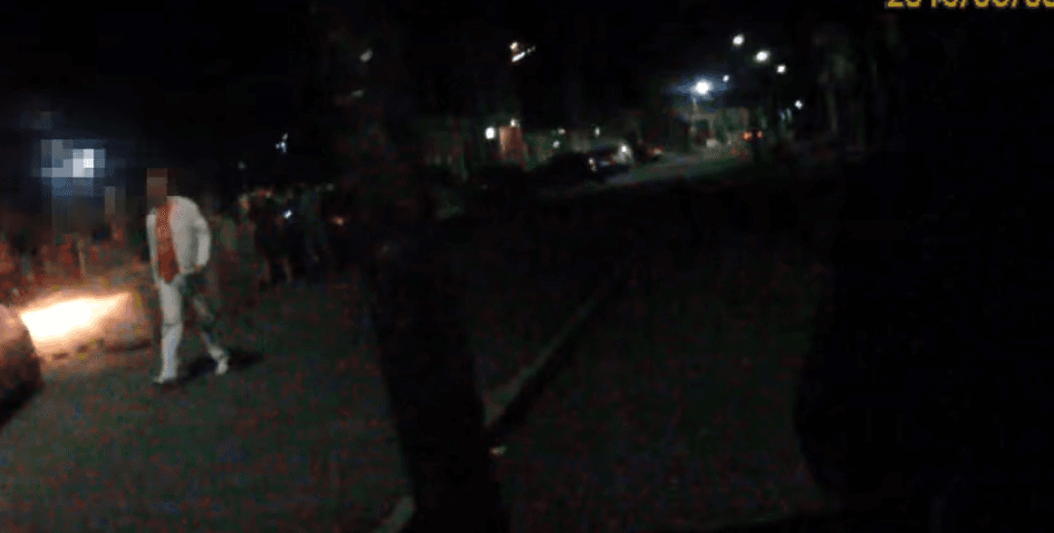 Бійка з поліцією: нетвереза жінка та її захисник чинили опір — відео