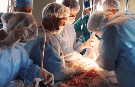 Вийшов фільм про Дніпровський шпиталь, що цілодобово рятував бійців — відео