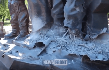 Як в Луганську після підриву виглядає пам’ятник «ополченцям» — відео