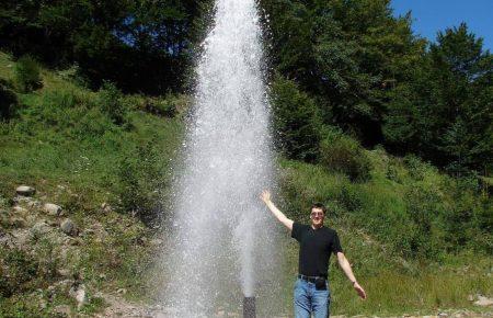 Пам’ятник бджолі та єдиний в Україні гейзер — подорож Закарпаттям, відео