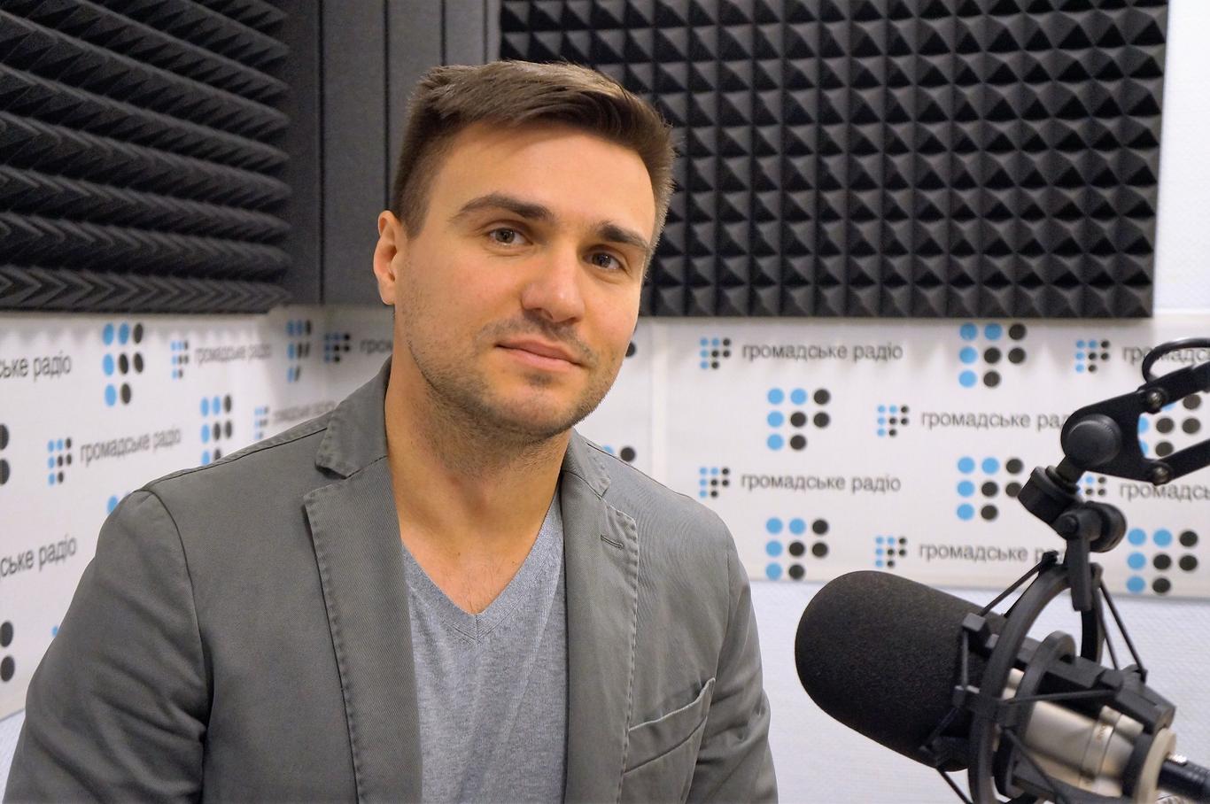 13% россиян хотели бы ограничить проживание украинцев в РФ, — социолог