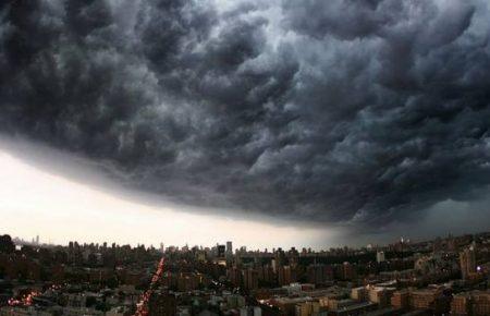 ДСНС розповіла, як вберегтися під час буревію — Одесою негода не обмежиться