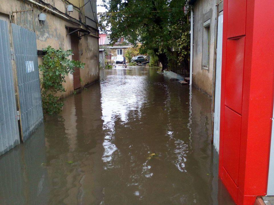 Як виглядають вулиці Одеси після затоплення — фото